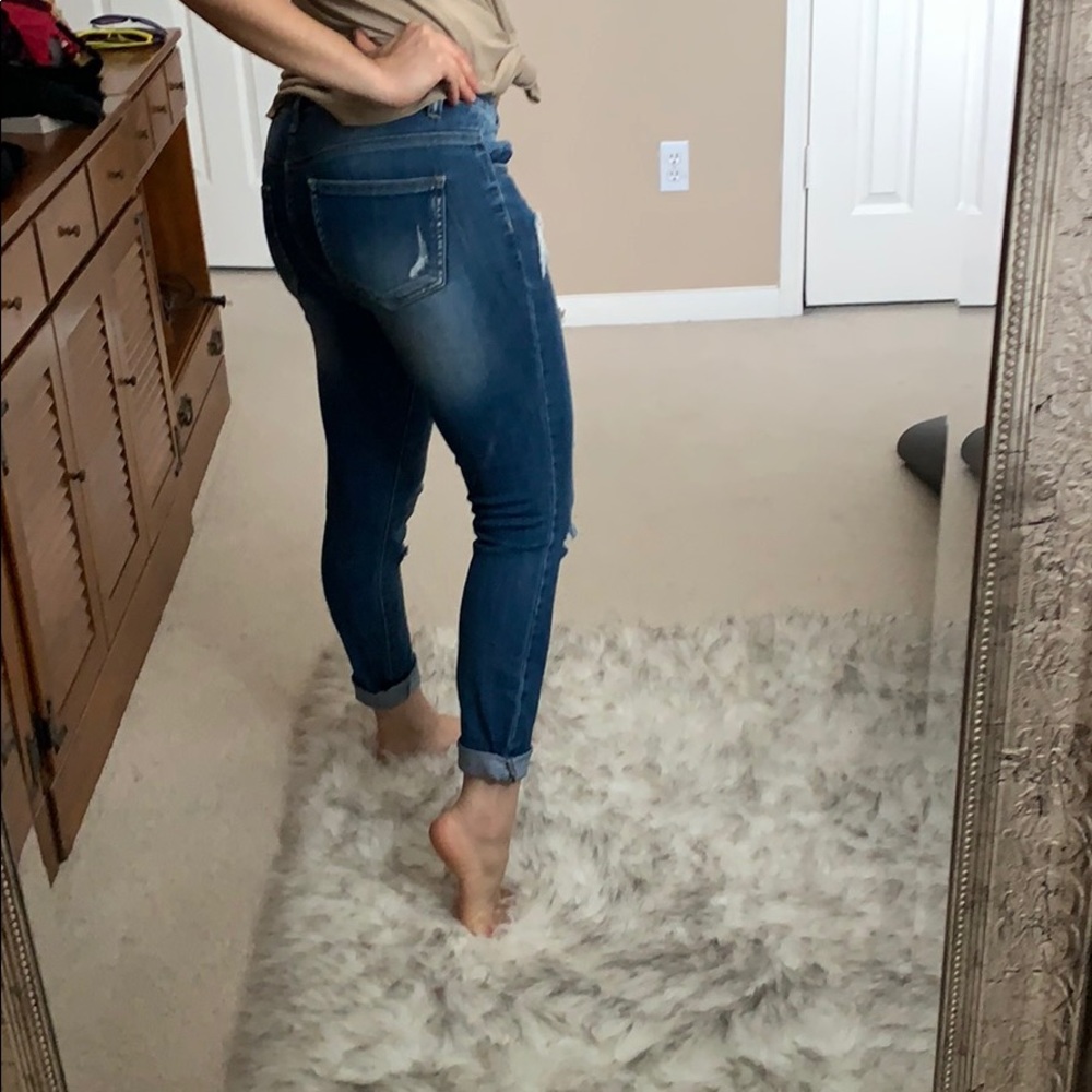 Distressed denim - Picture 3 of 8
